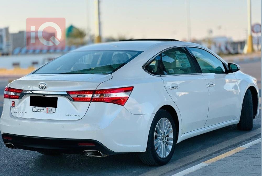 تويوتا أفالون